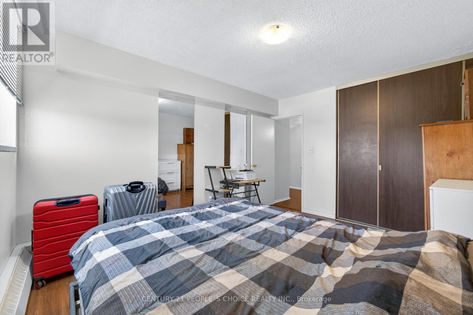 #601 340 DIXON ROAD - 34