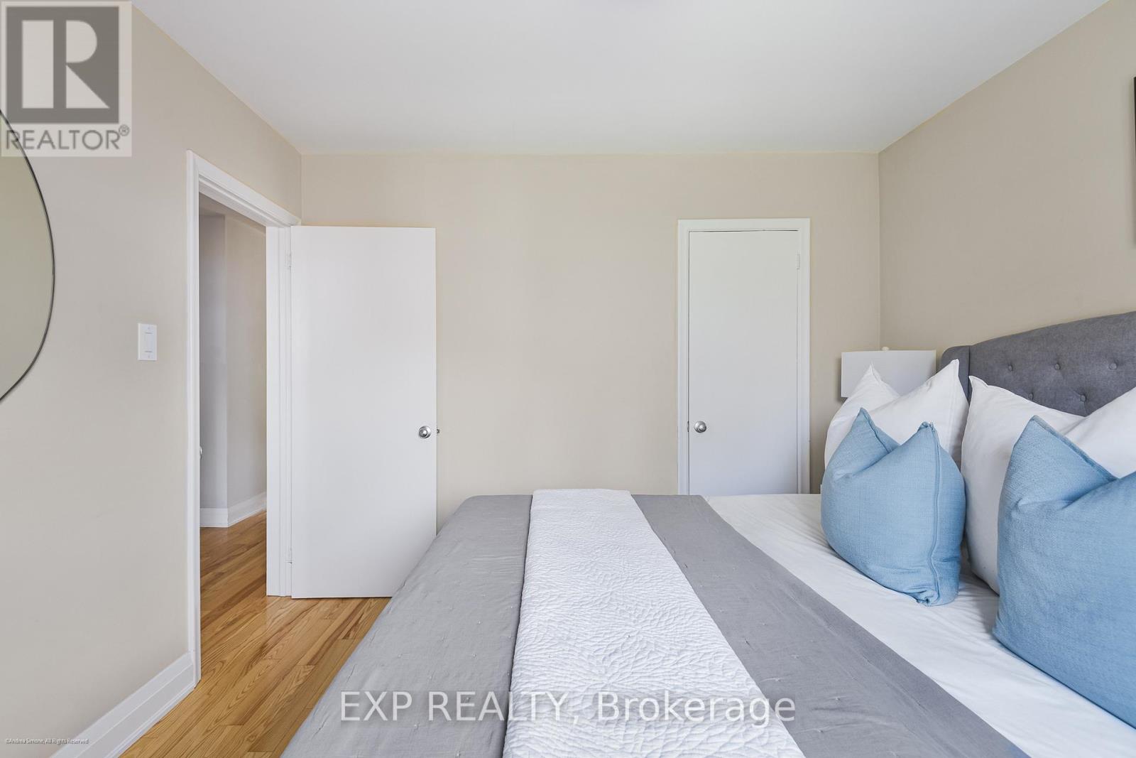 125 TREEVIEW DRIVE - 17