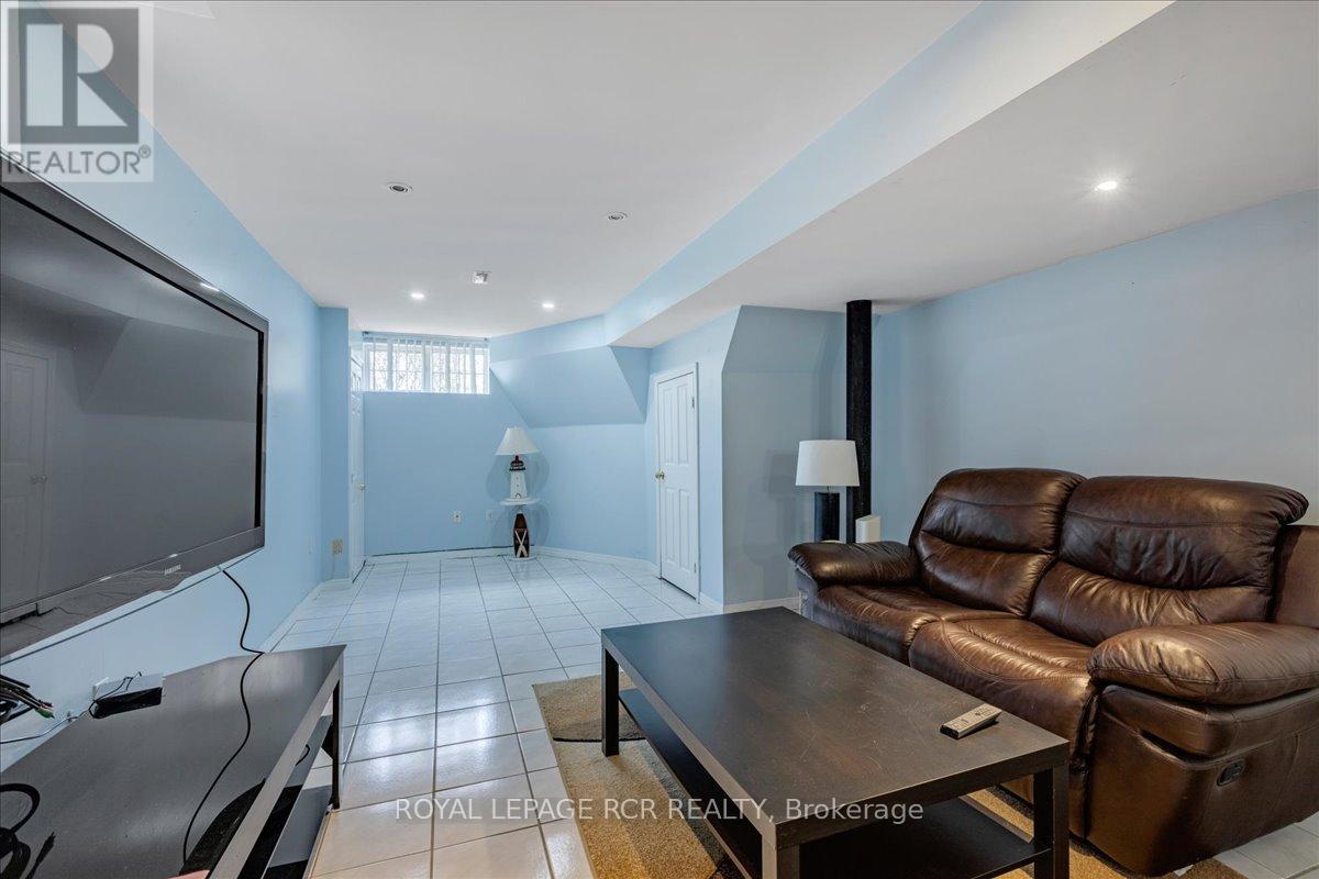 293 VAN KIRK DRIVE - 23