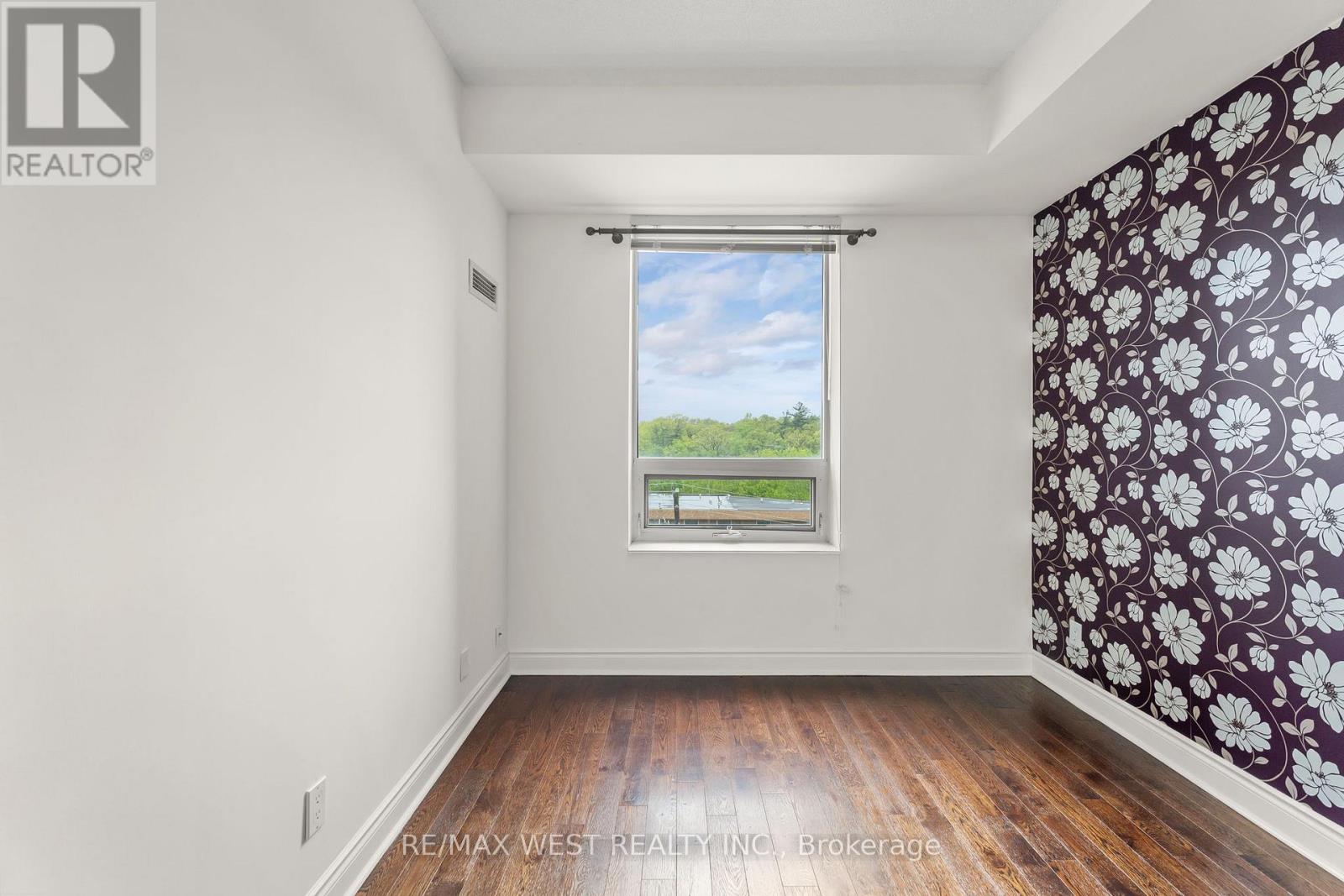 #511 25 EARLINGTON AVENUE - 18