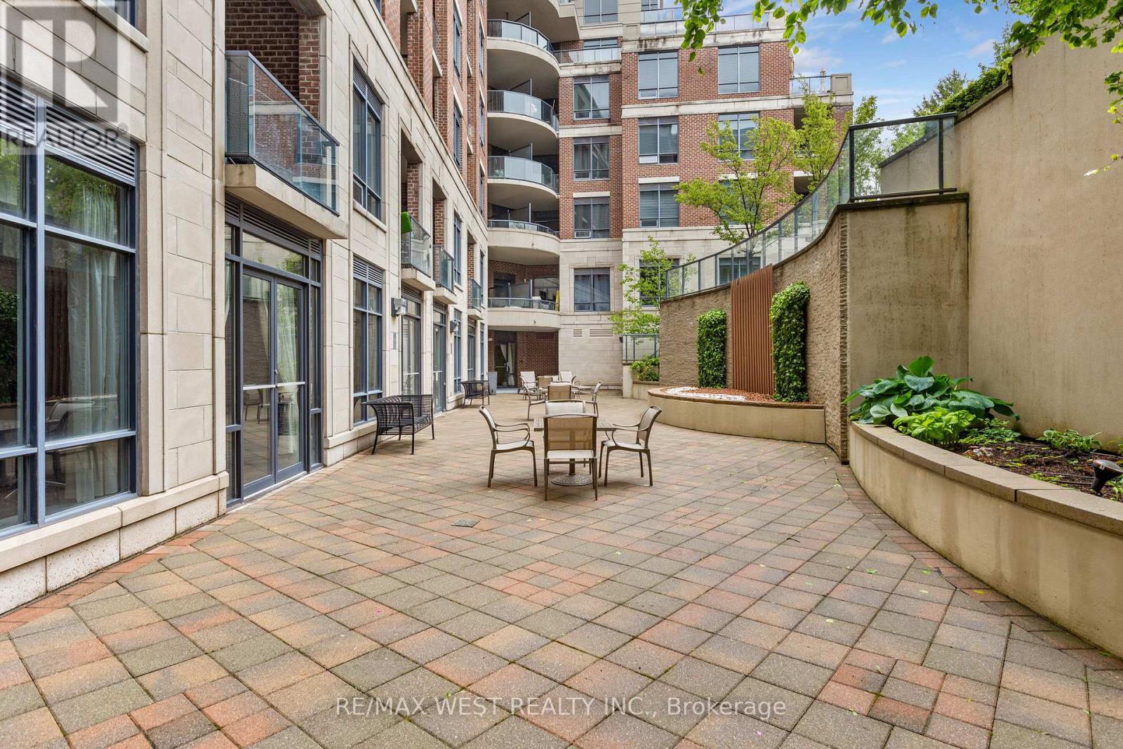 #511 25 EARLINGTON AVENUE - 40