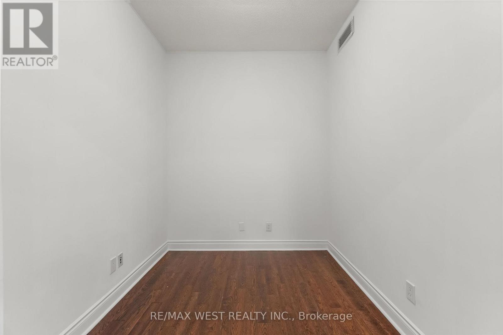 #511 25 EARLINGTON AVENUE - 7