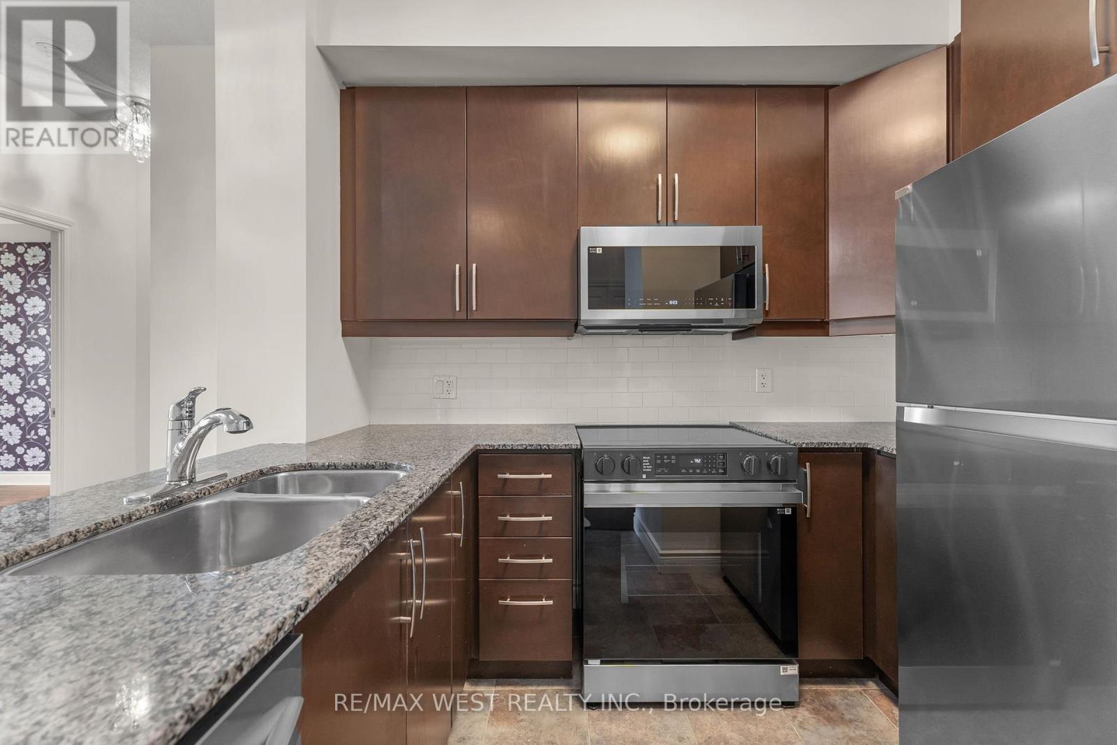 #511 25 EARLINGTON AVENUE - 9