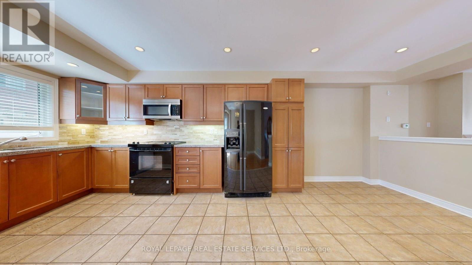 #16 619 EVANS AVENUE - 12