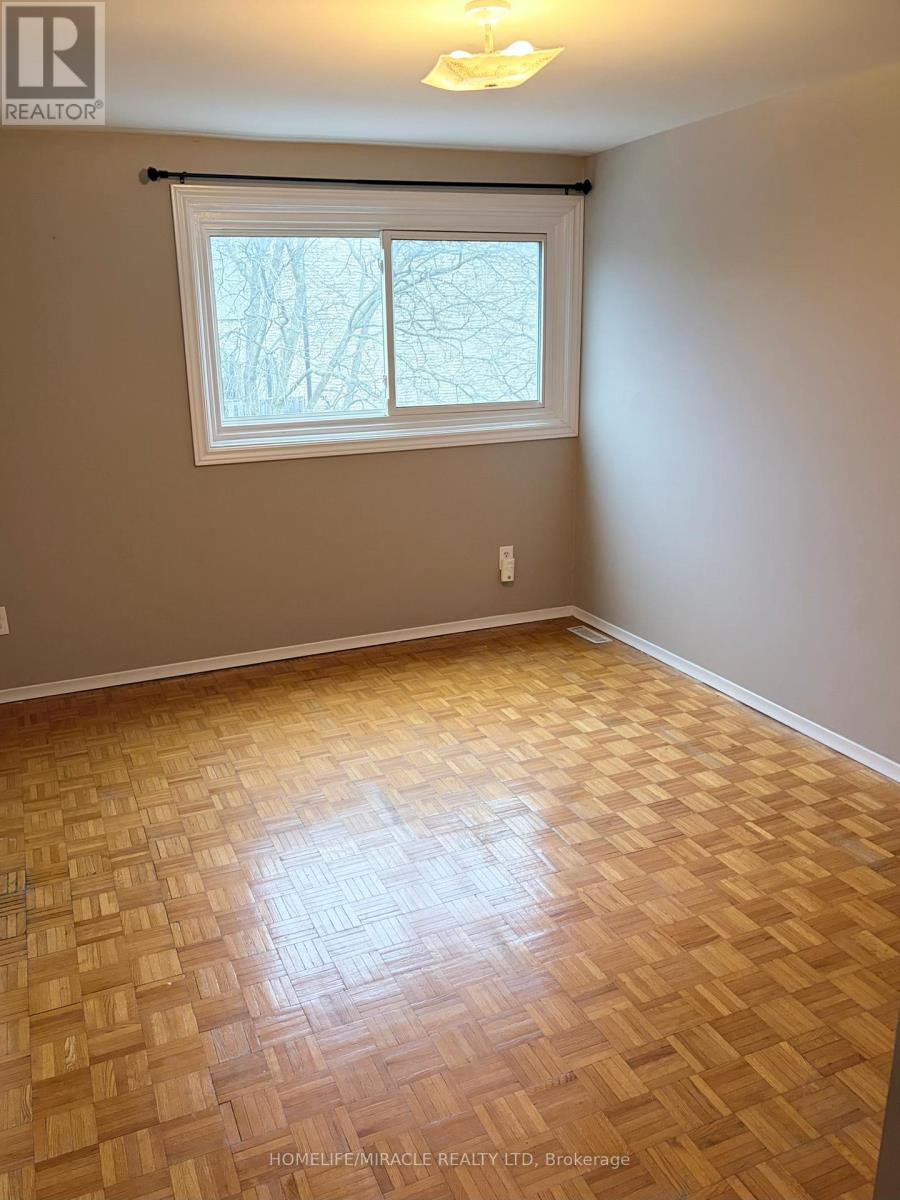 #58 400 BLOOR STREET - 15