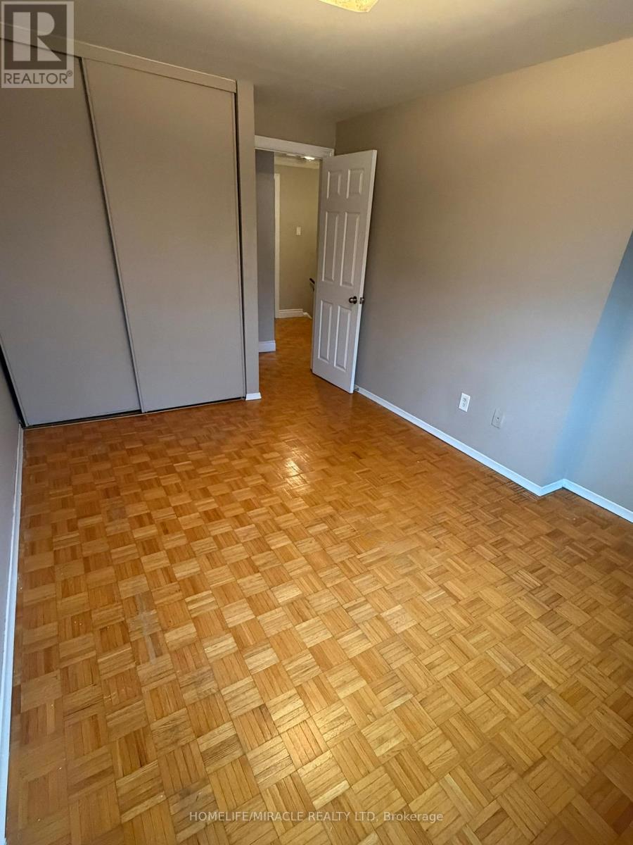 #58 400 BLOOR STREET - 16