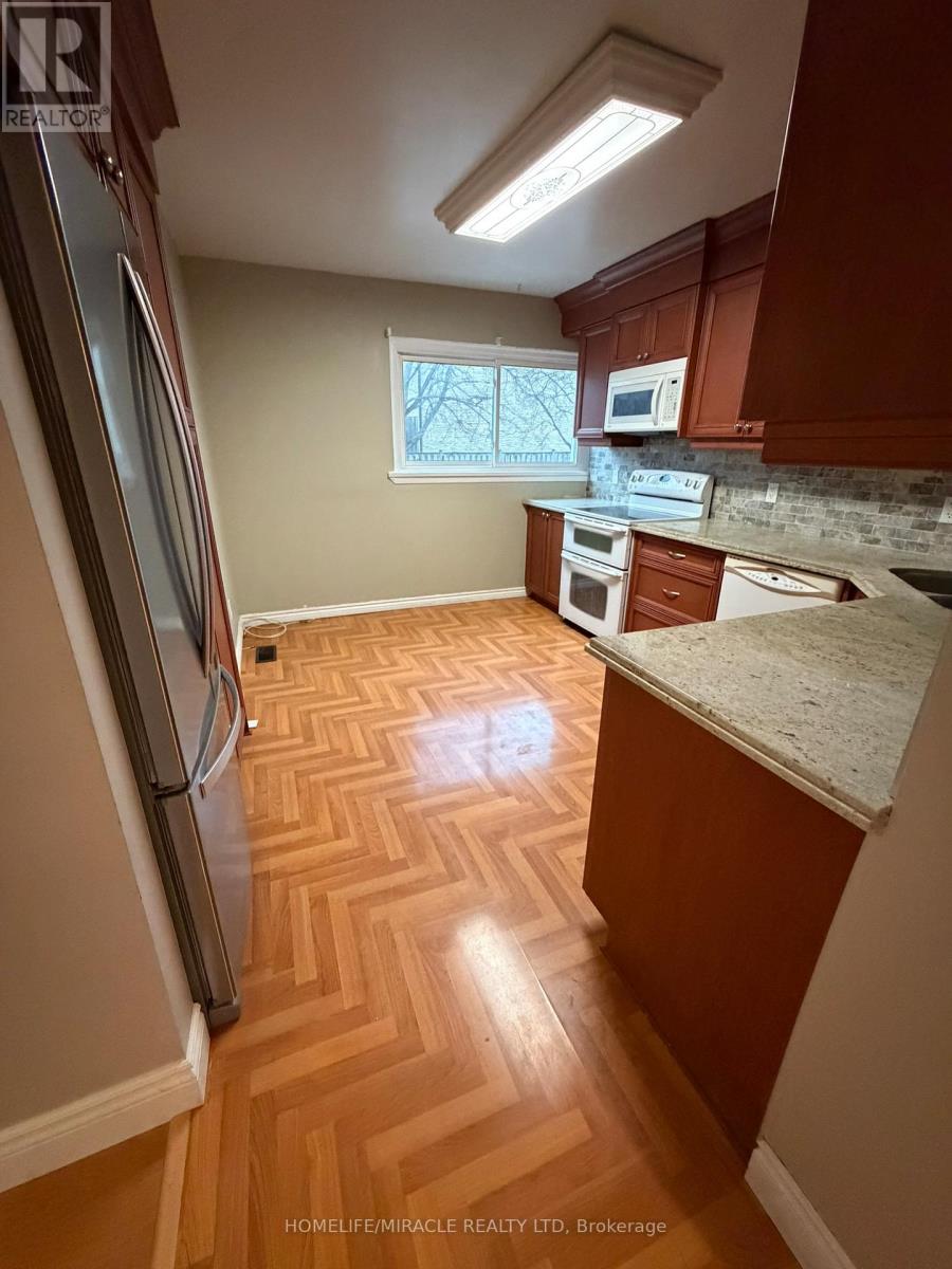 #58 400 BLOOR STREET - 5