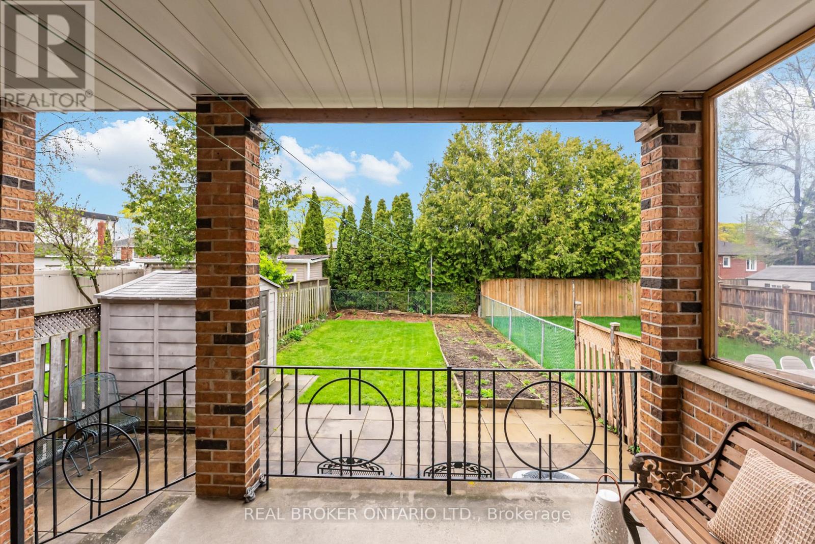 56A TREEVIEW DRIVE - 36