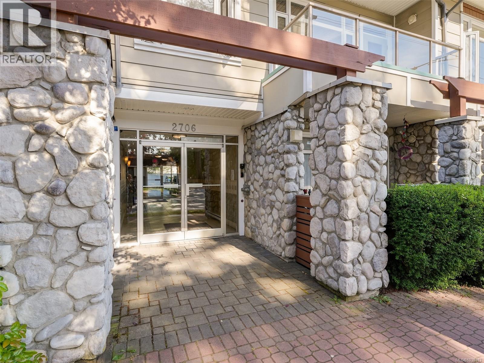 #203 2706 Peatt Rd - 24