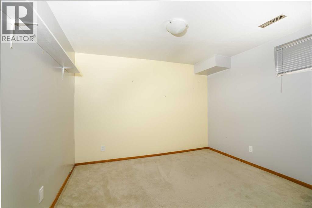 5214 38 Avenue — photo 21