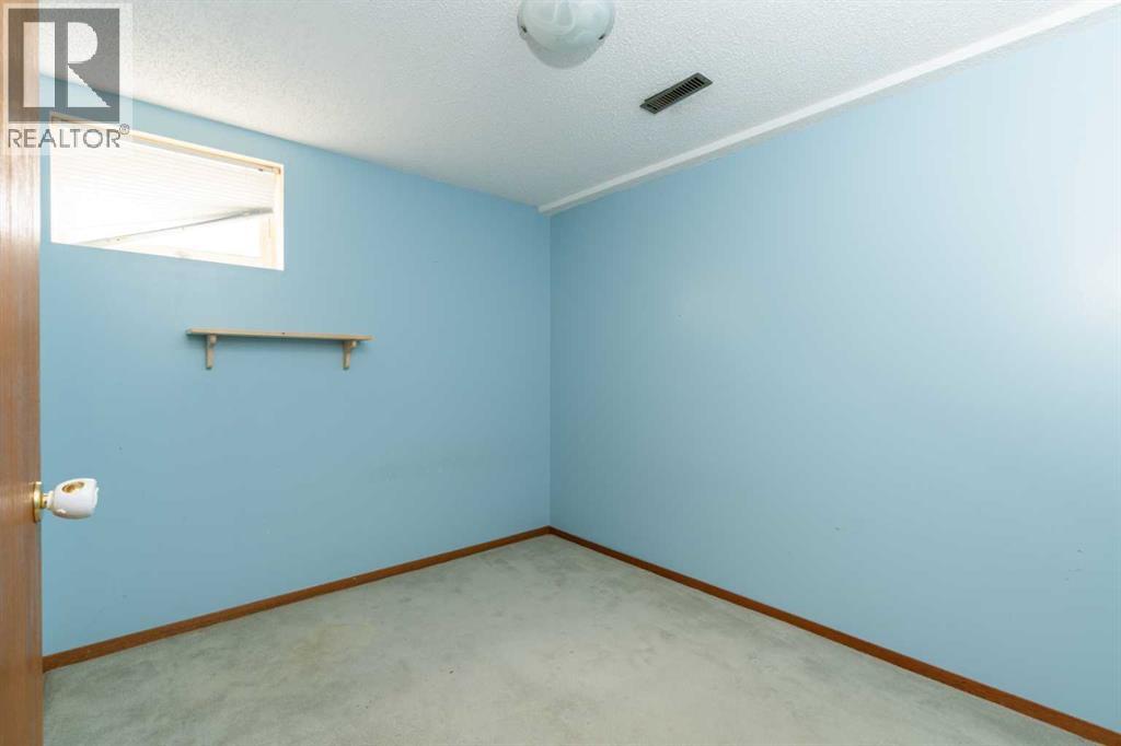 5214 38 Avenue — photo 22