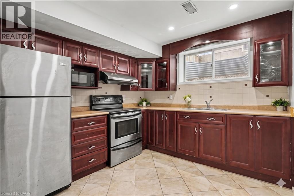 16 LEITCH Avenue - 23