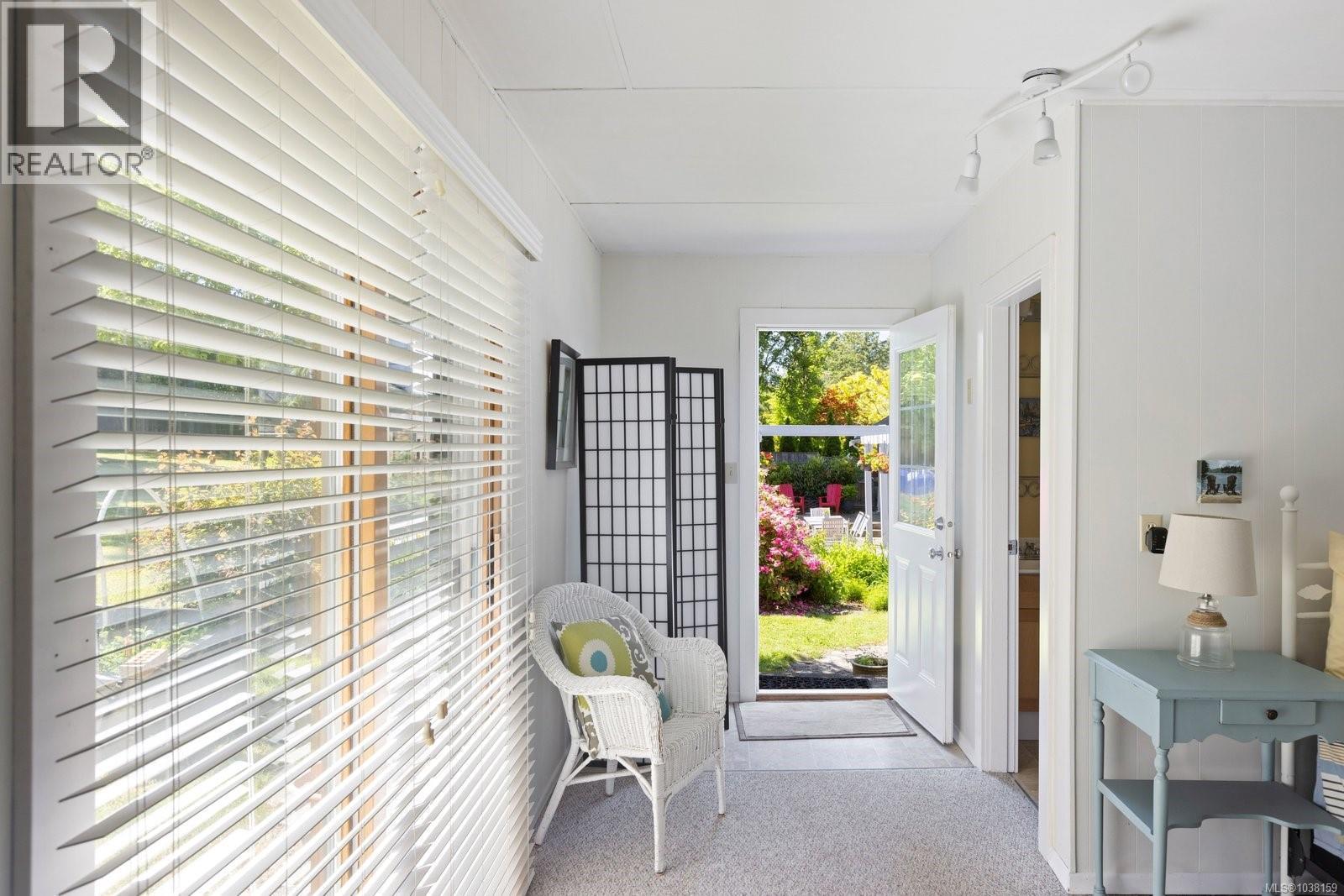  1087 Maple Road, North Saanich