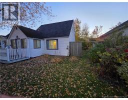 136 Shirley Avenue, photo 2