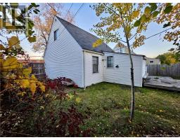 136 Shirley Avenue, photo 3