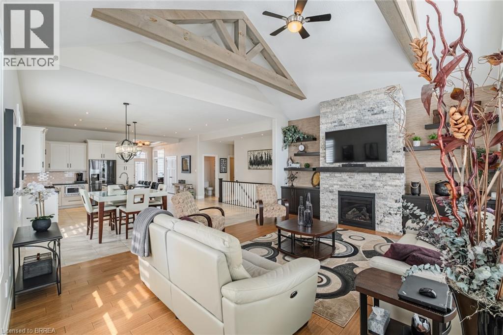5 MOORE Boulevard - 16