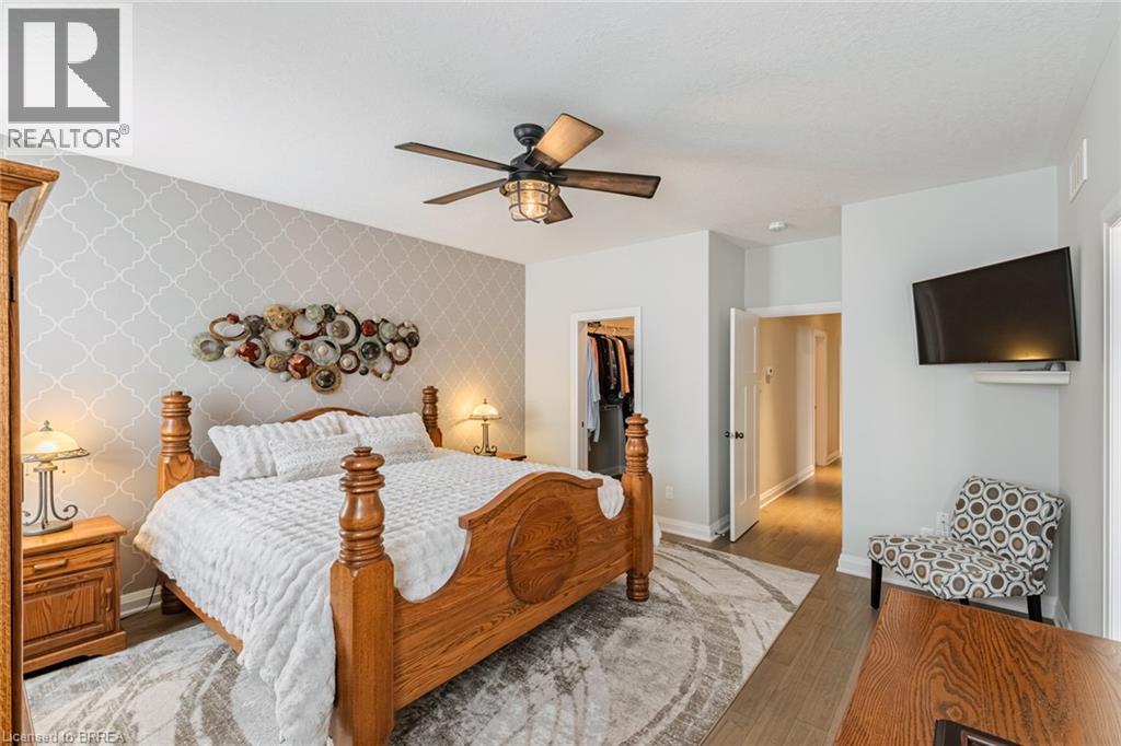 5 MOORE Boulevard - 27