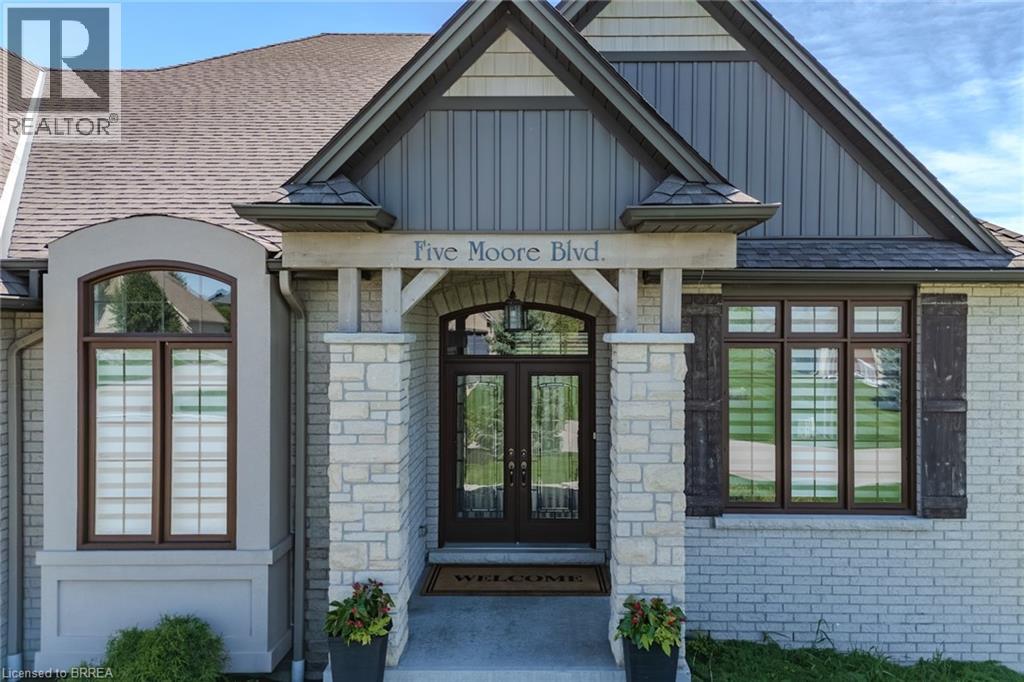 5 MOORE Boulevard - 4