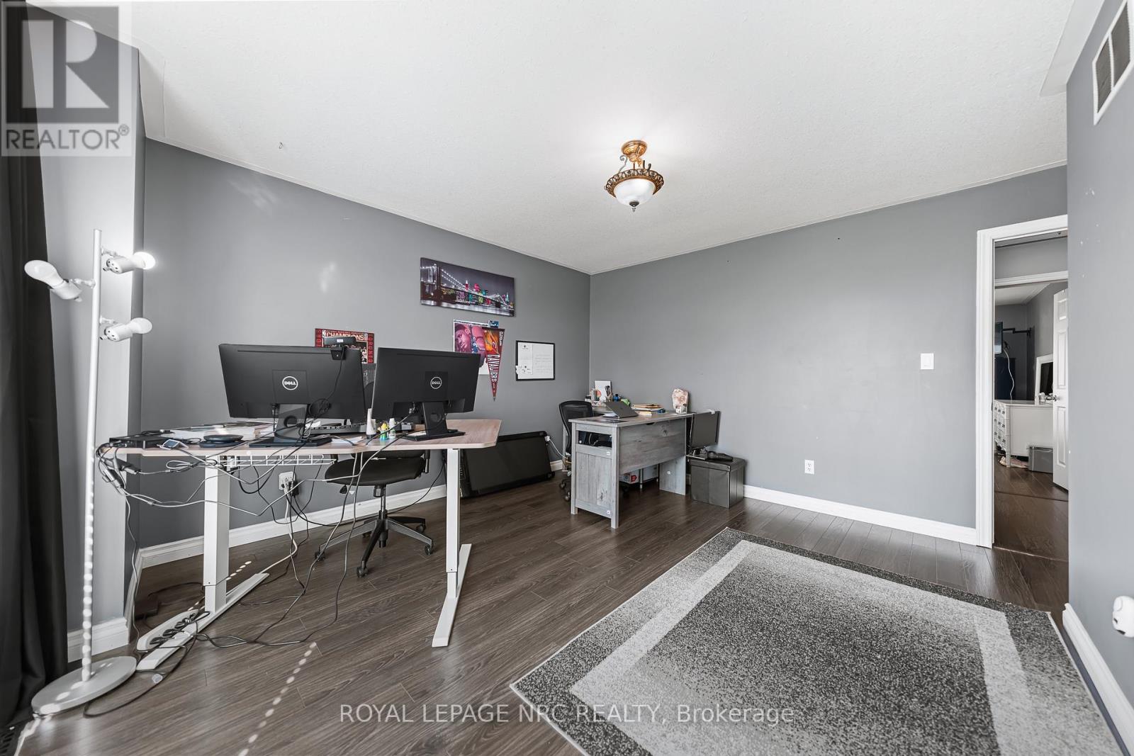 1052 VANSICKLE ROAD N - 24