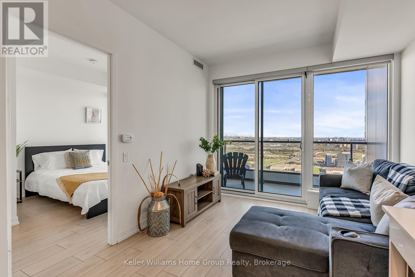 #4805 898 PORTAGE PARKWAY - 17