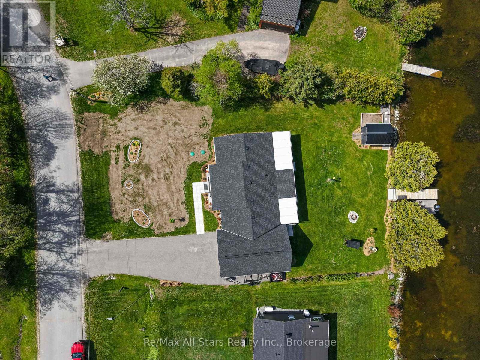 113 PIRATES GLEN DRIVE - 33
