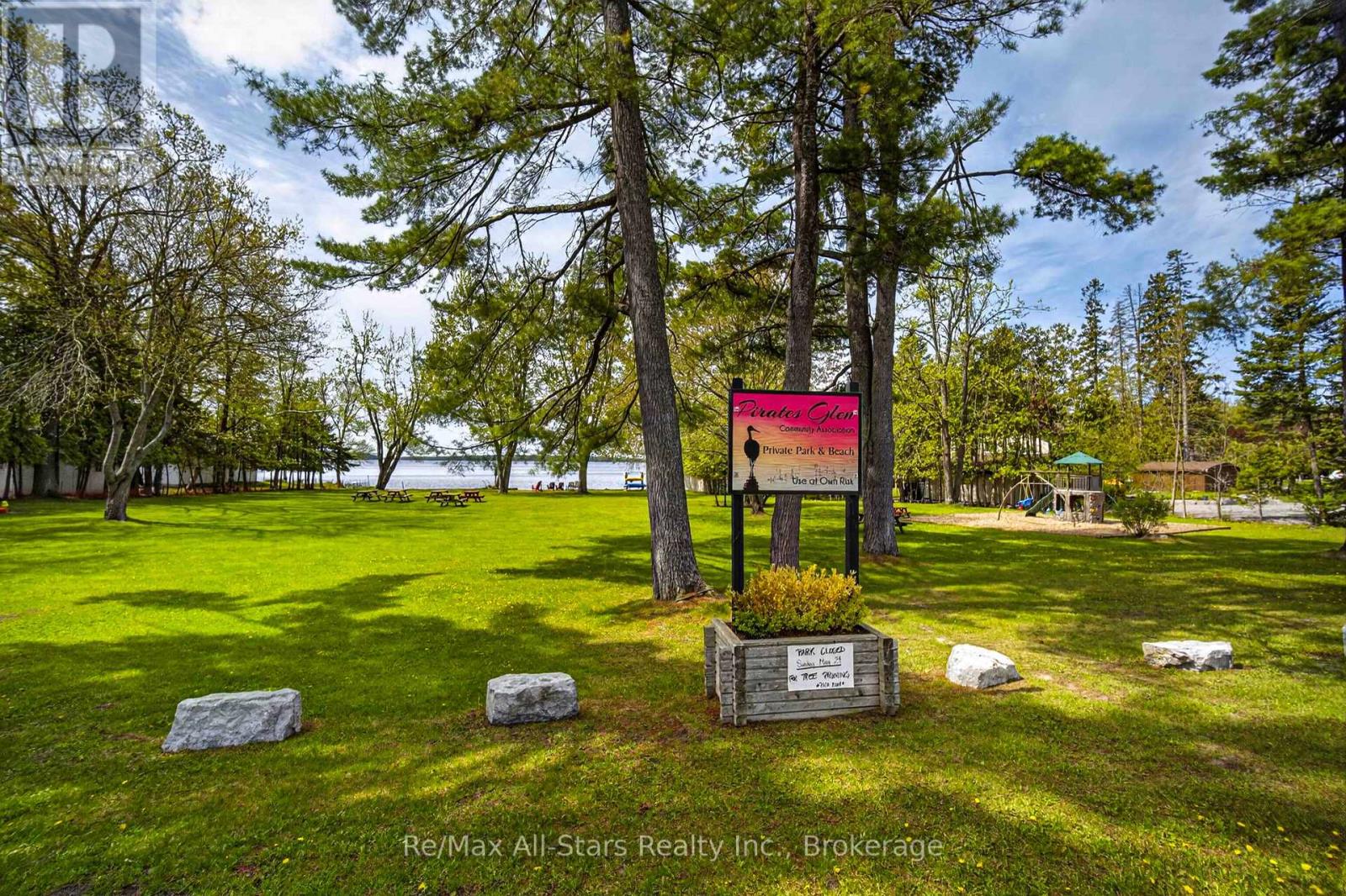 113 PIRATES GLEN DRIVE - 36