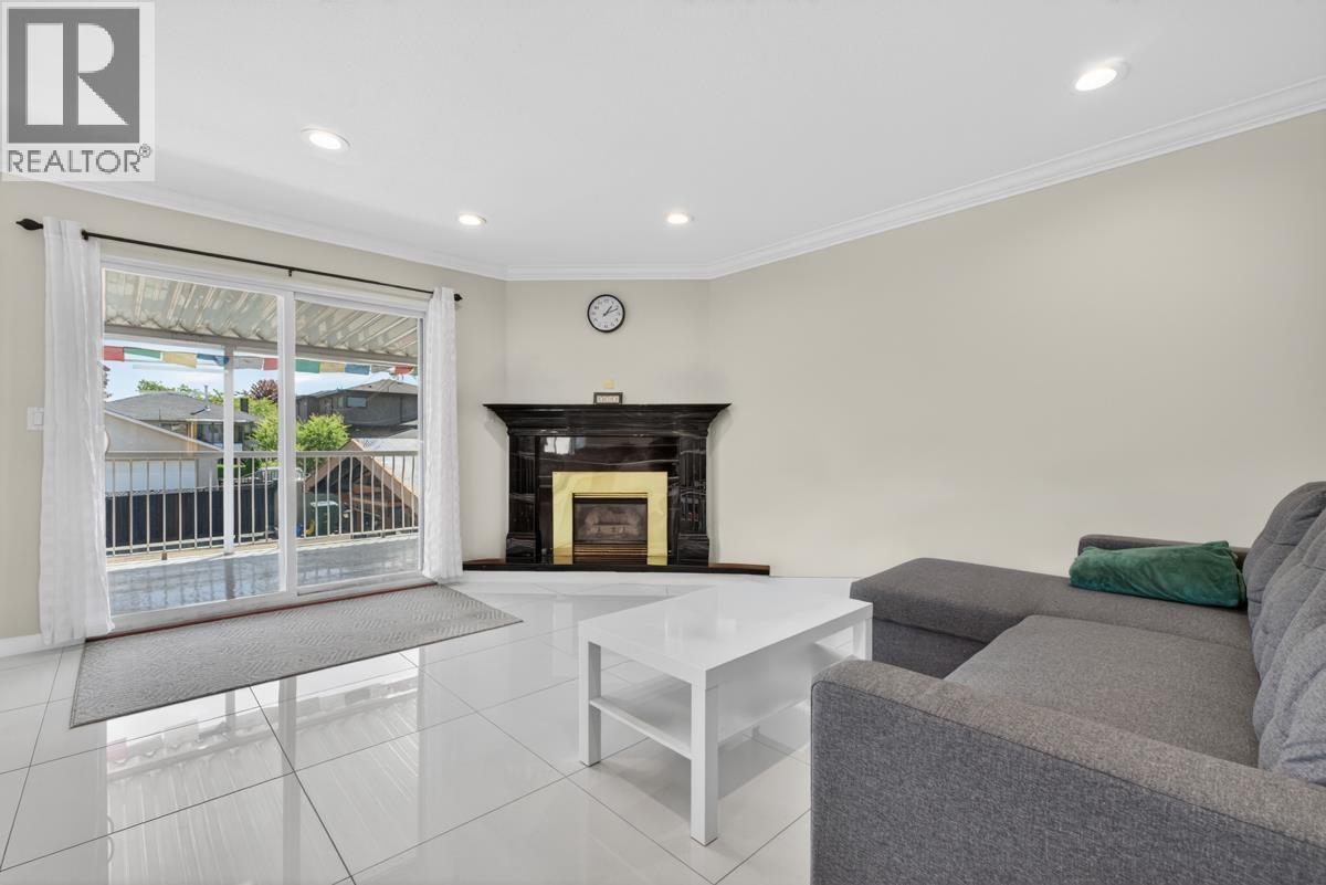 8026 18TH AVENUE, Burnaby