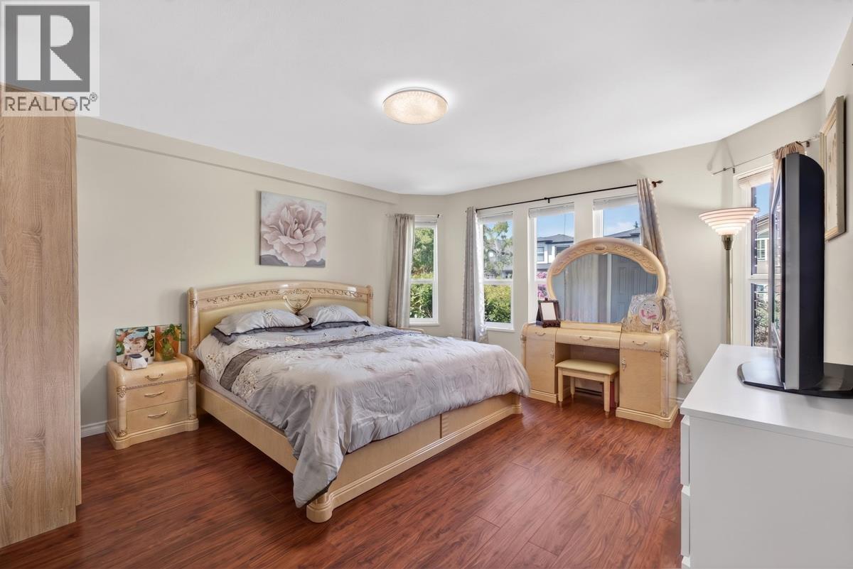 8026 18TH AVENUE, Burnaby