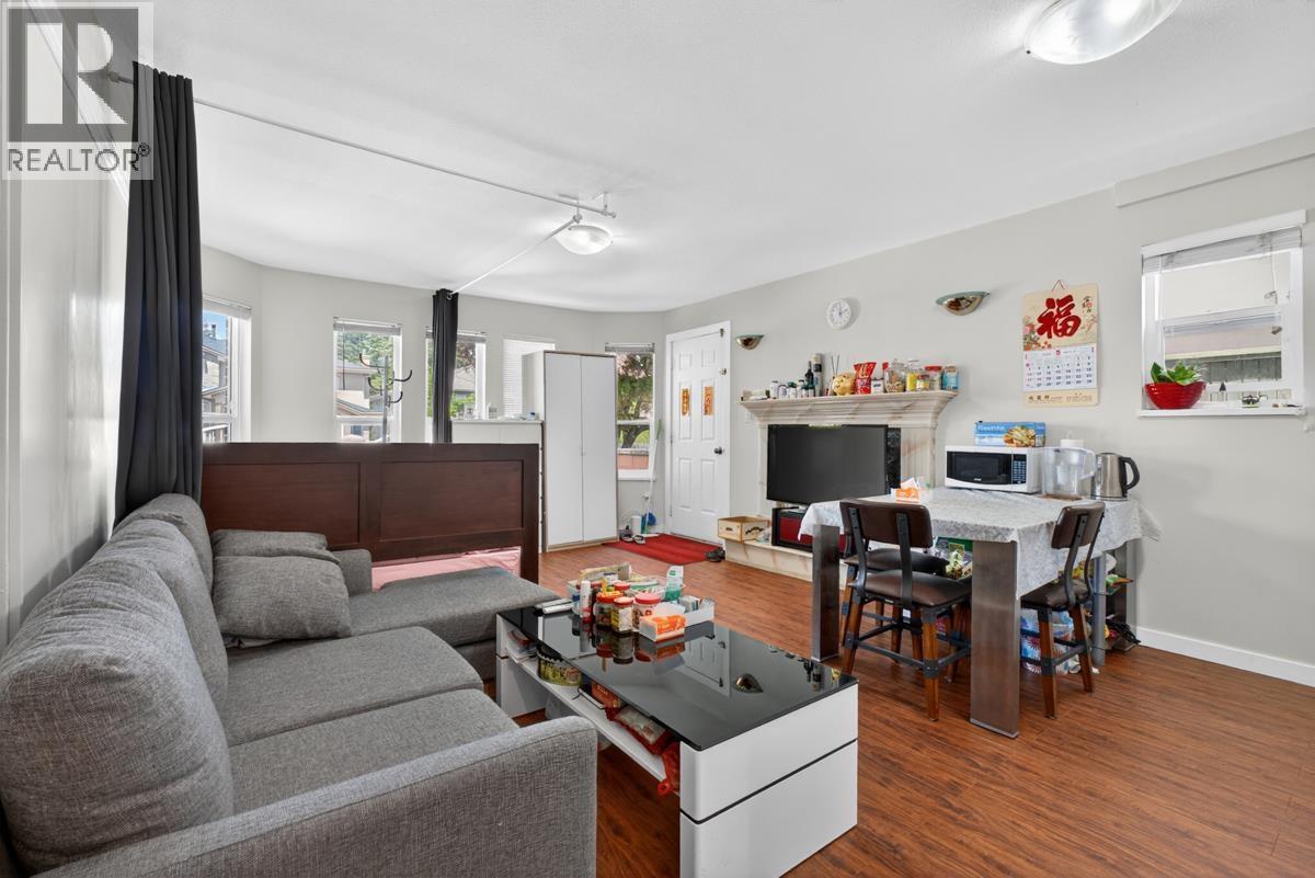 8026 18TH AVENUE, Burnaby