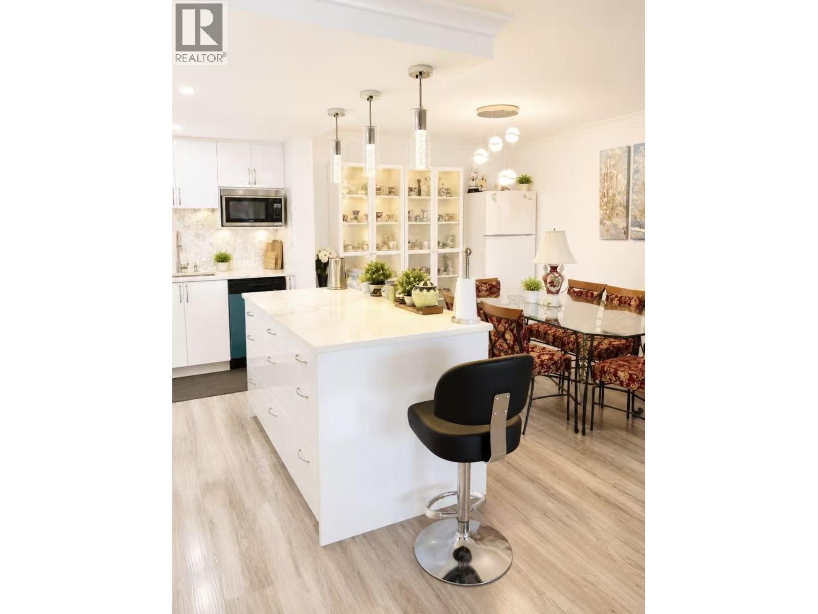 1512 6611 MINORU BLV, Richmond