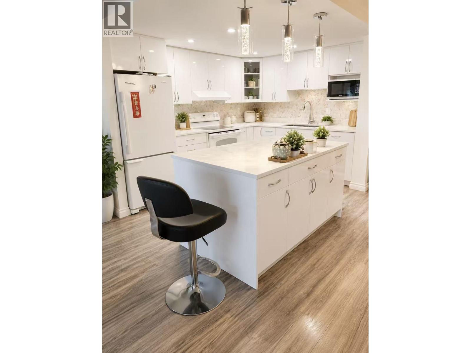 1512 6611 MINORU BLV, Richmond