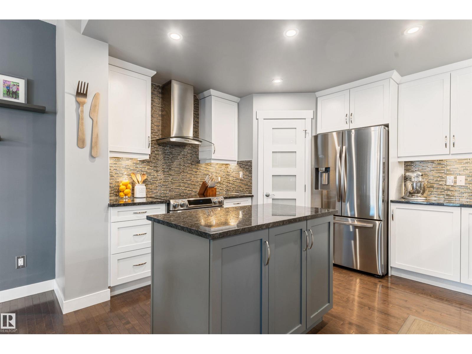 9519 221 ST NW - 15
