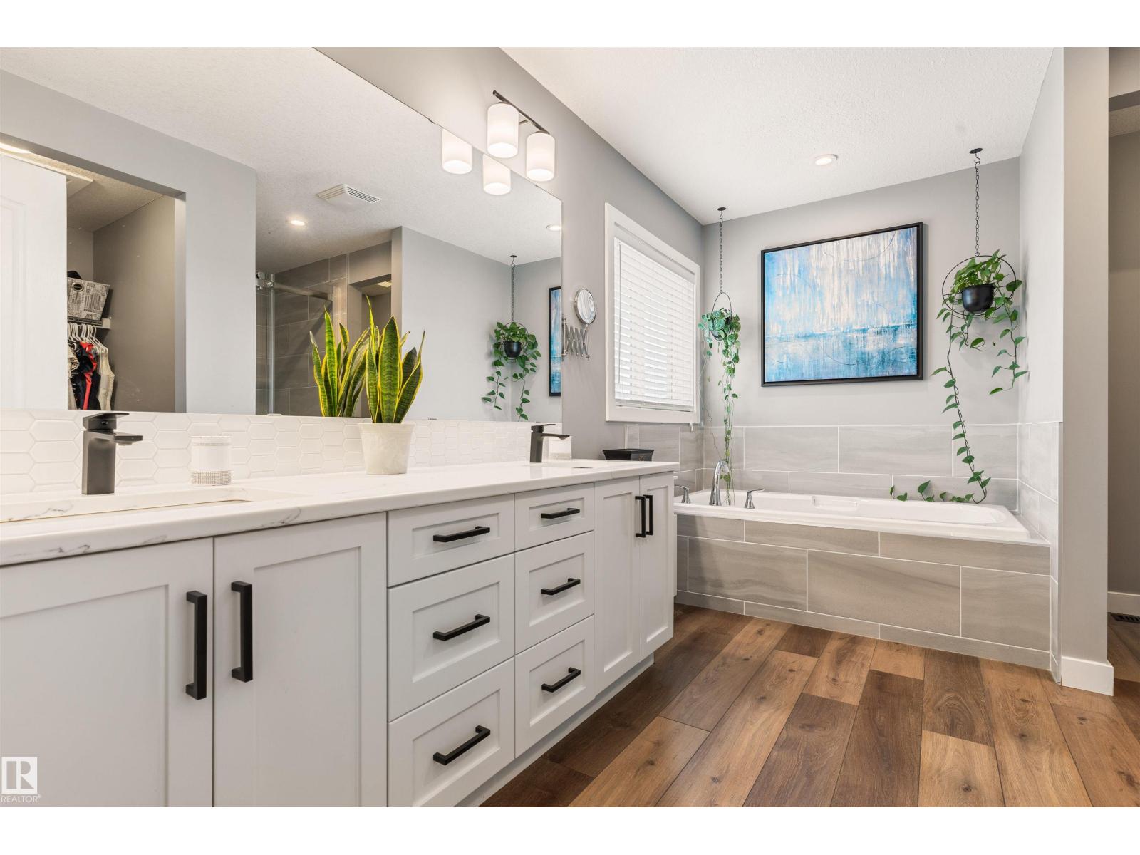 9519 221 ST NW - 25