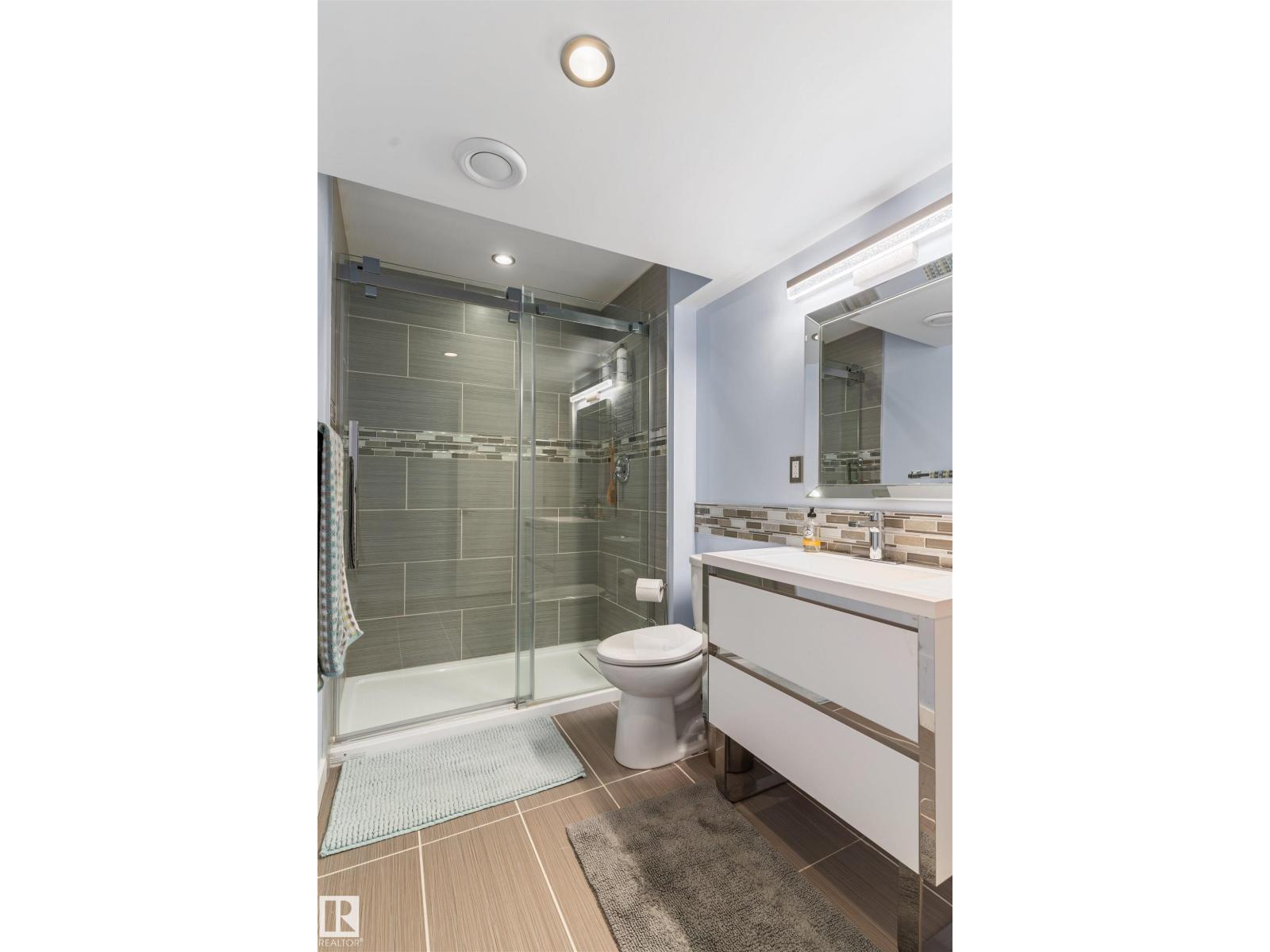 9519 221 ST NW - 35