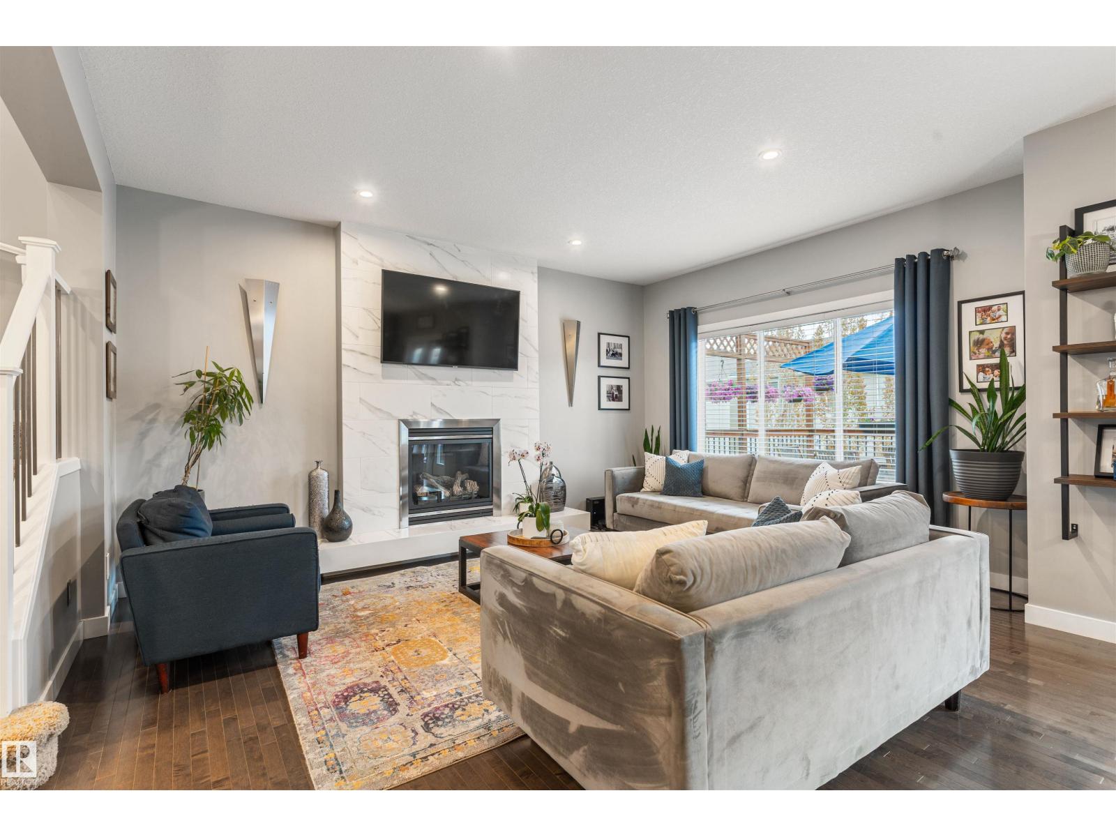 9519 221 ST NW - 5