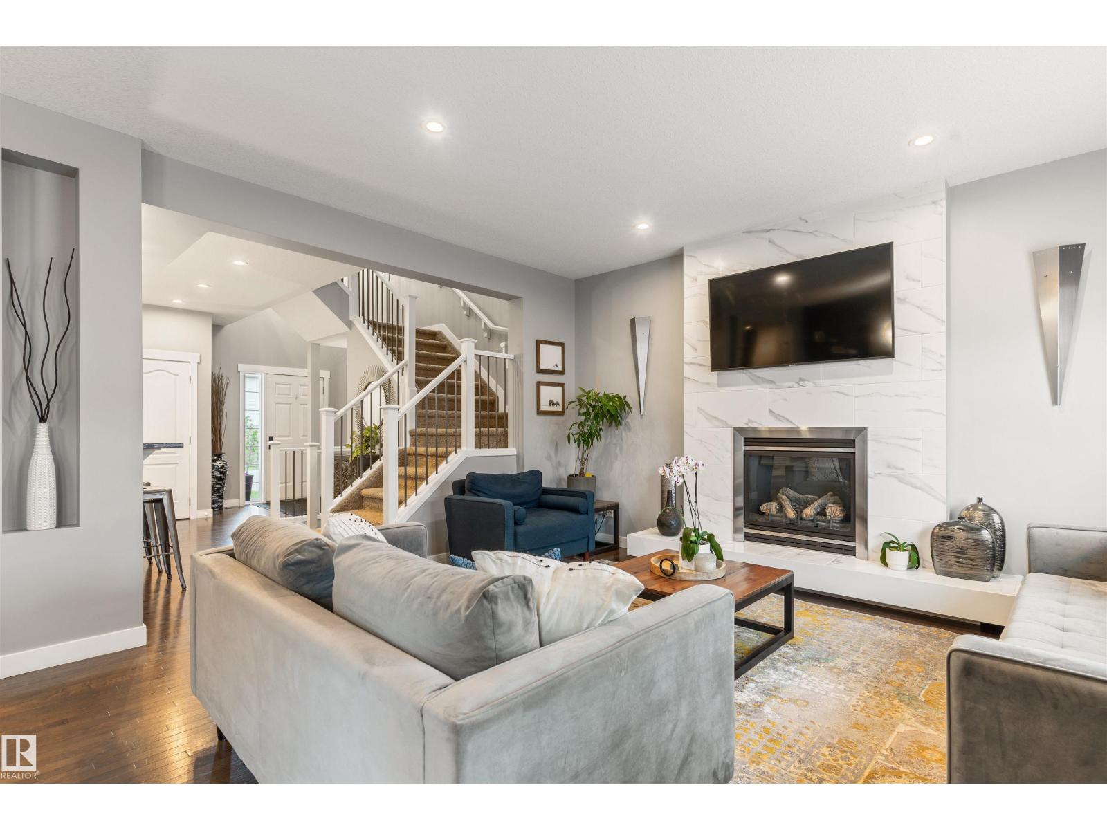 9519 221 ST NW - 7