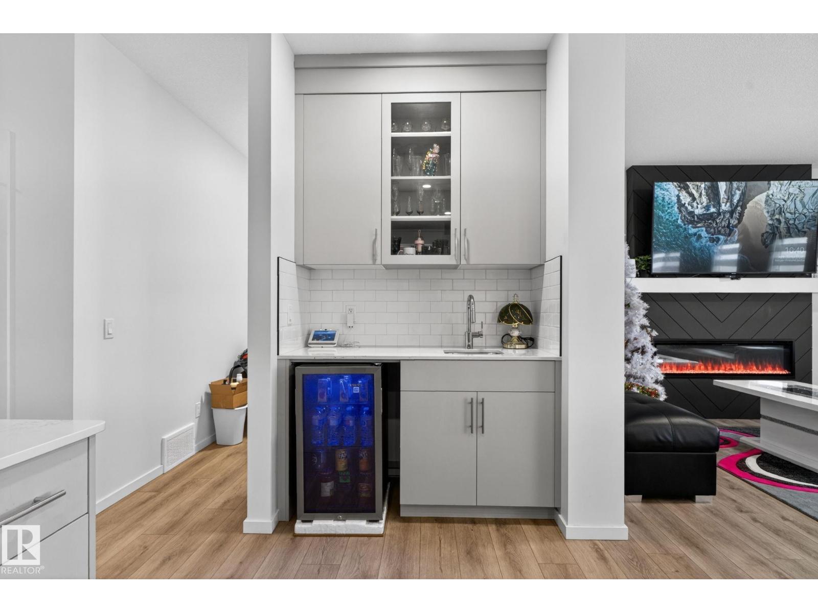 7011 177 Avenue NW - 16