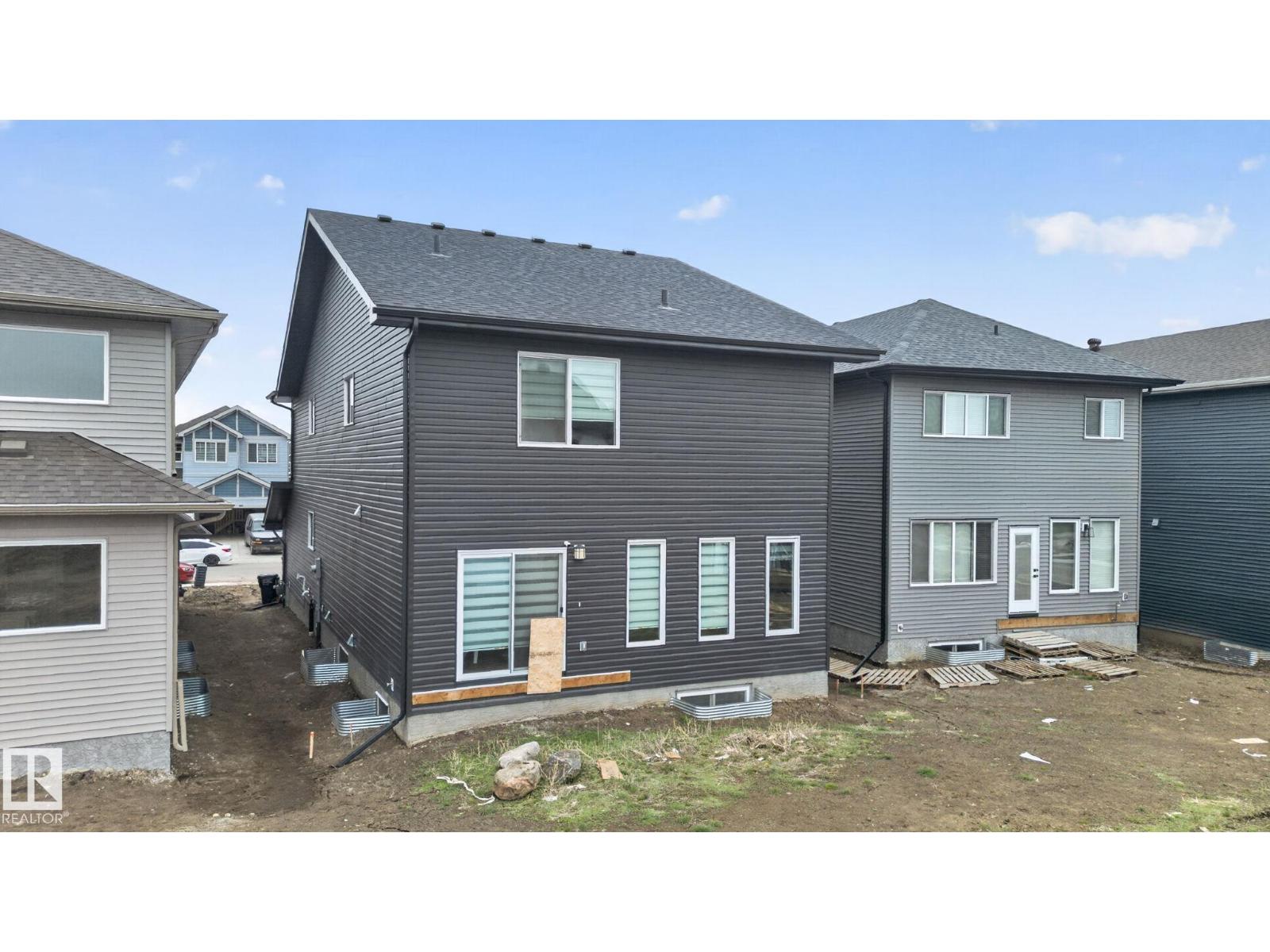 7011 177 Avenue NW - 6