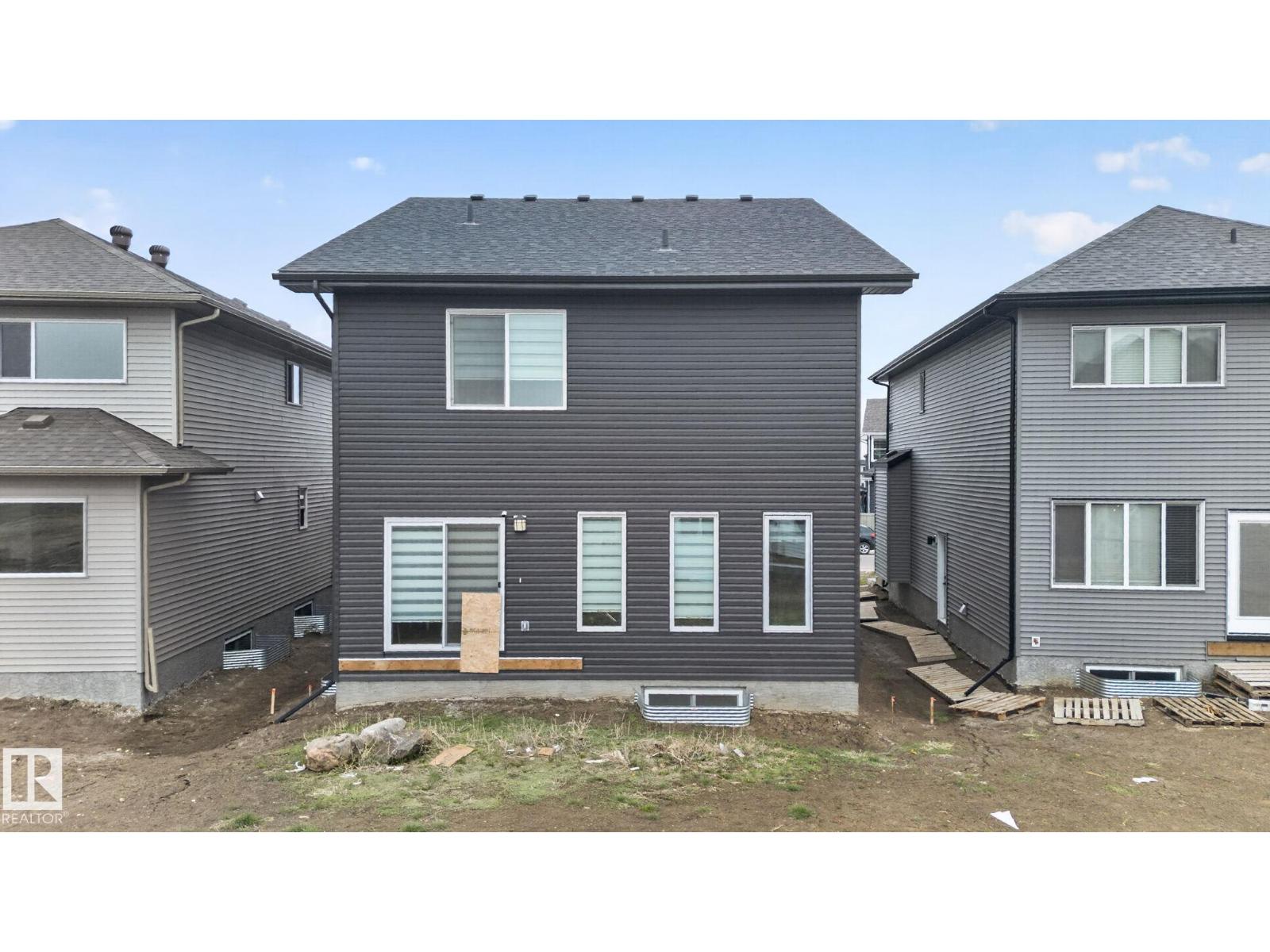 7011 177 Avenue NW - 7