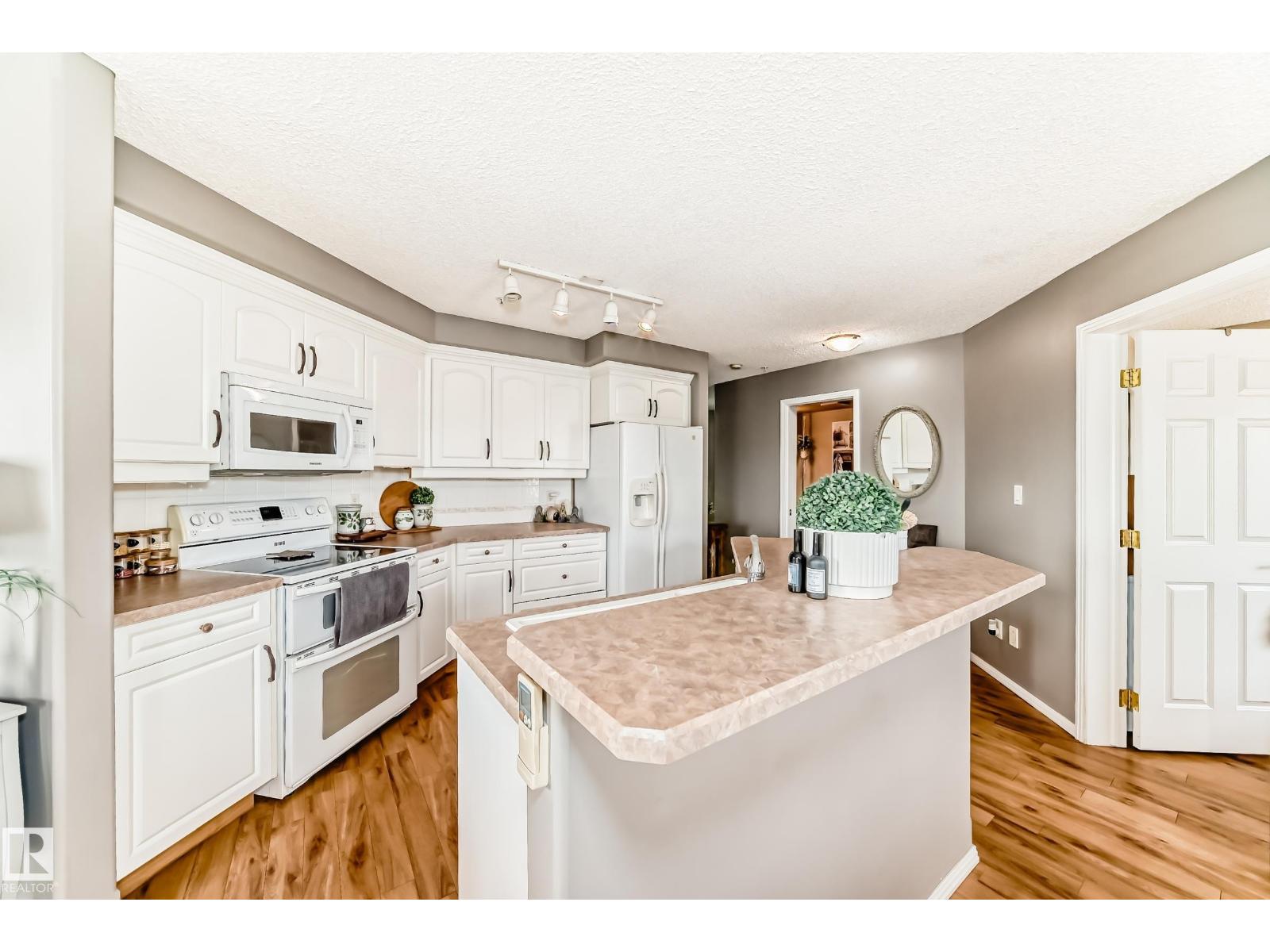 #331 9704 174 ST NW - 11