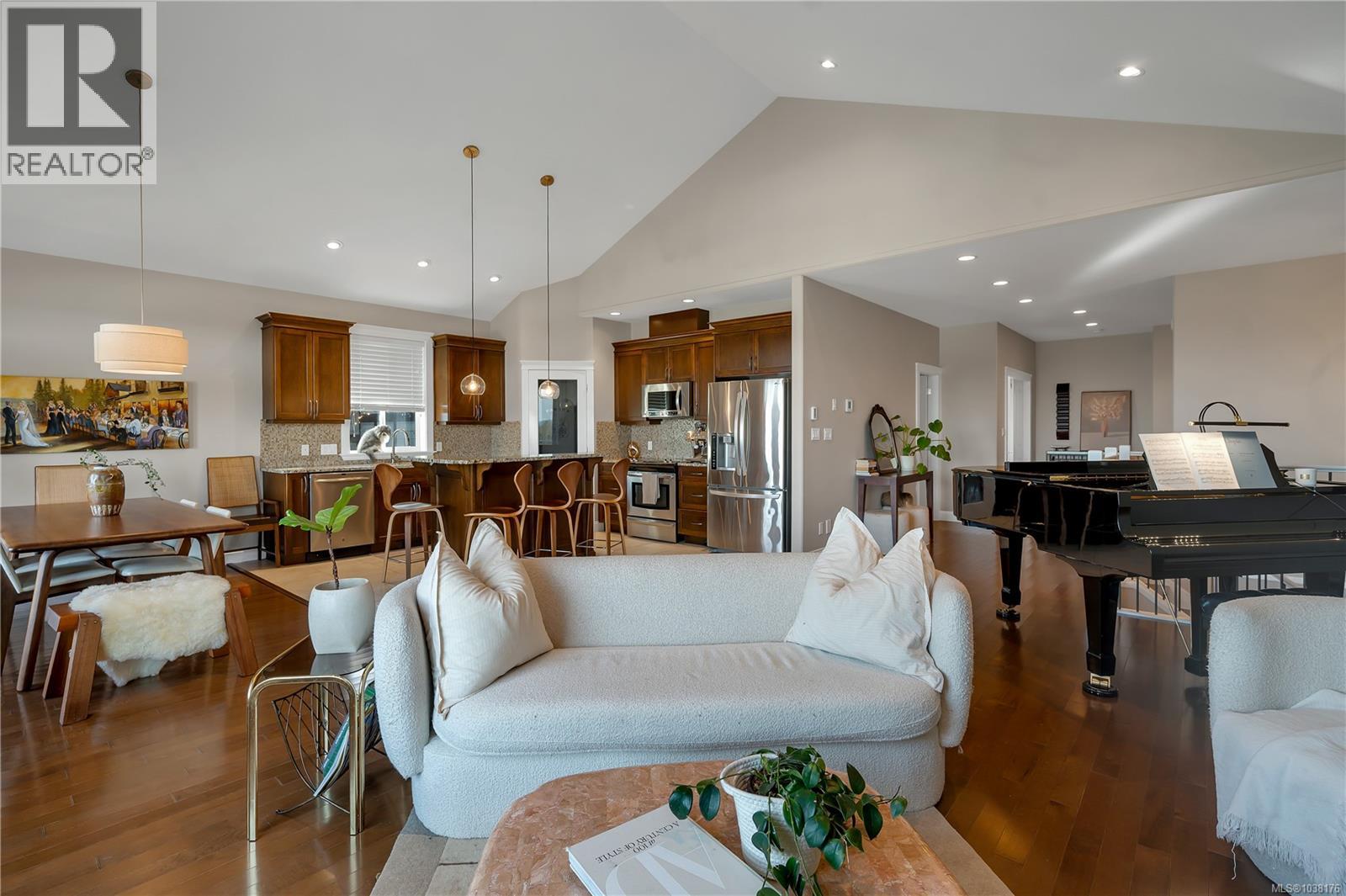 667 Nelson Rd, Campbell River