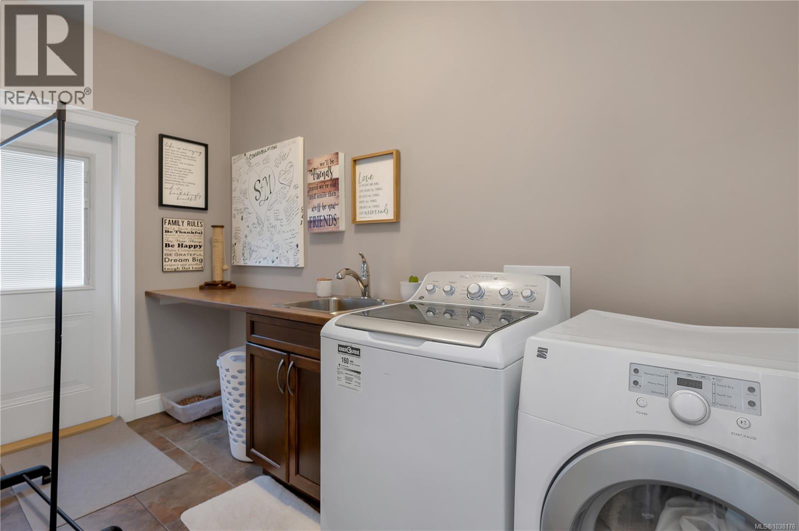 667 Nelson Rd, Campbell River
