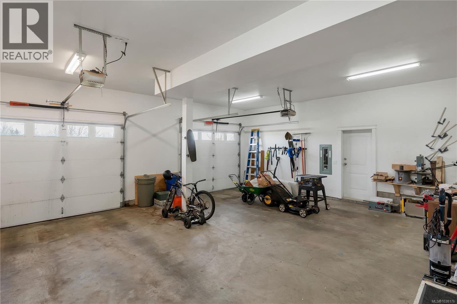 667 Nelson Rd, Campbell River