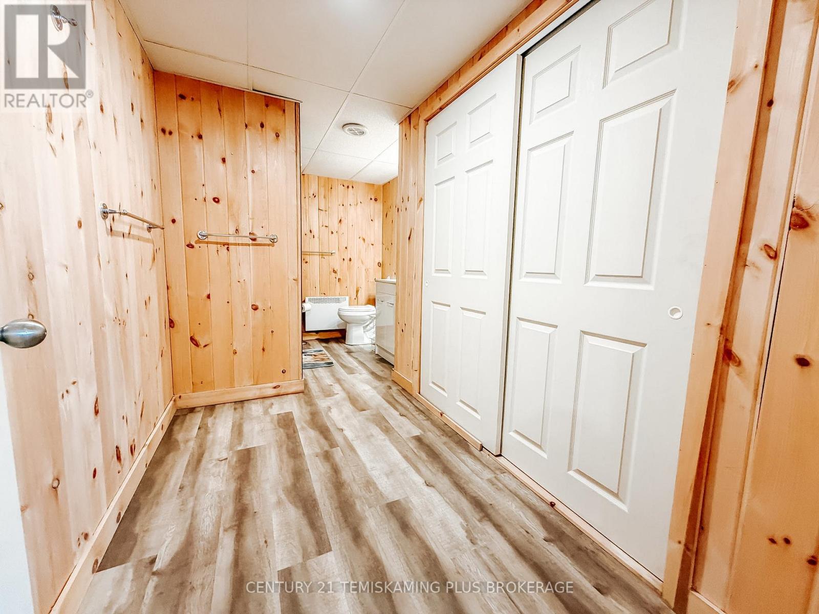 877804 BASS LAKE ROAD - 32