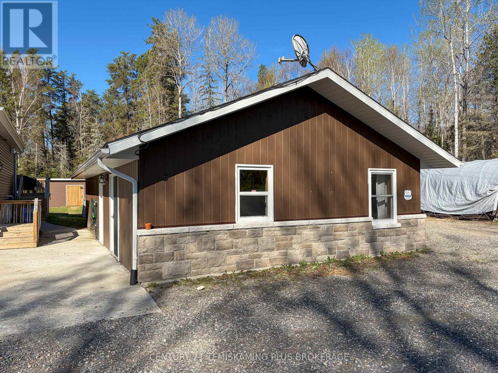 877804 BASS LAKE ROAD - 36