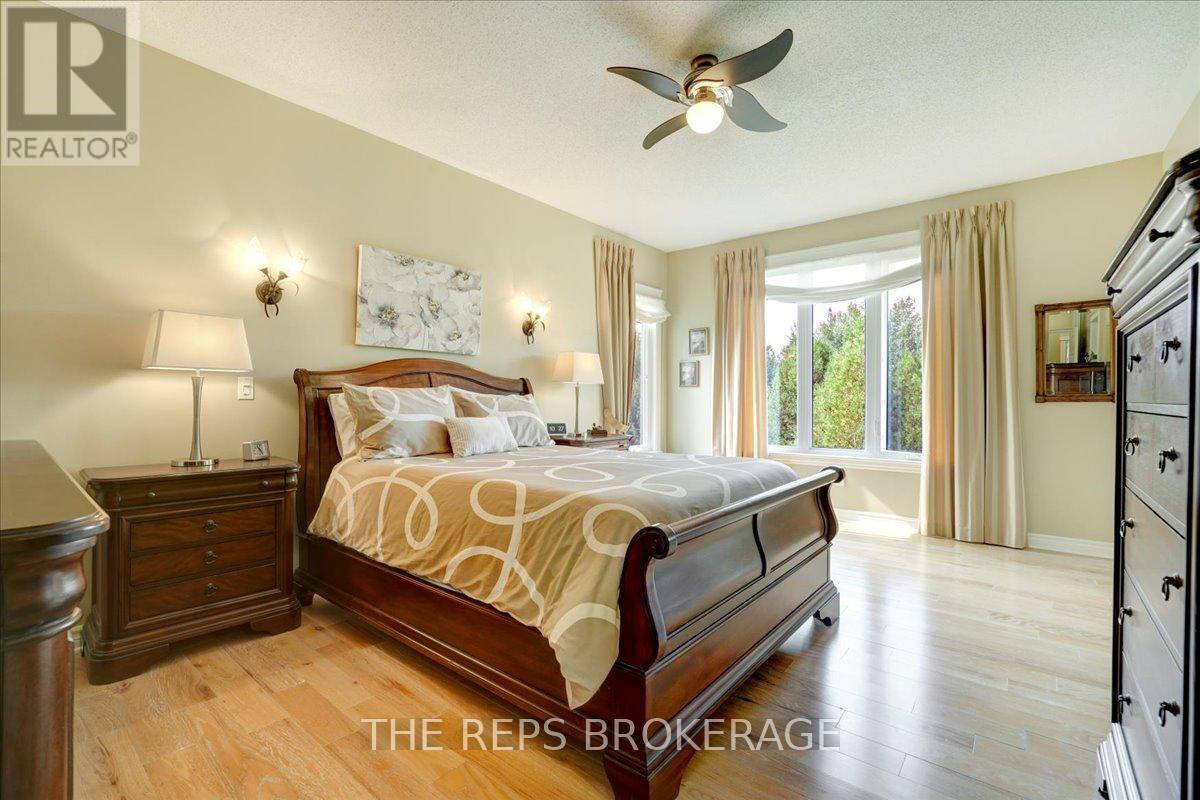 206 COUNTRY LANE DRIVE S - 19