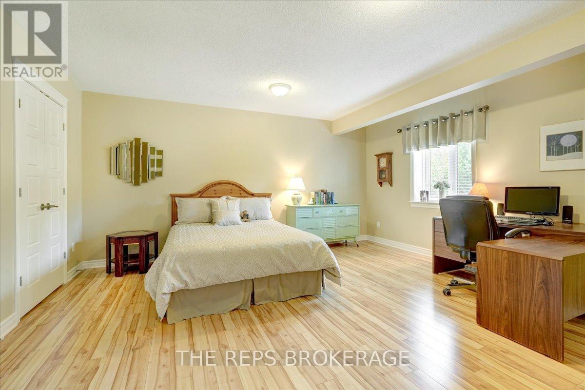 206 COUNTRY LANE DRIVE S - 34