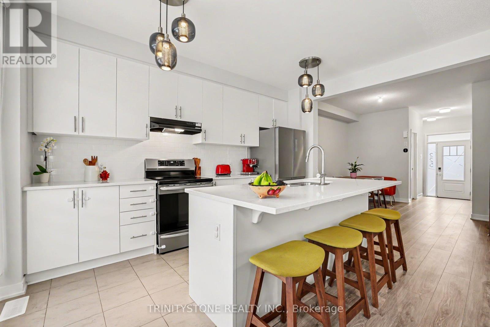 225 BILLRIAN CRESCENT - 14