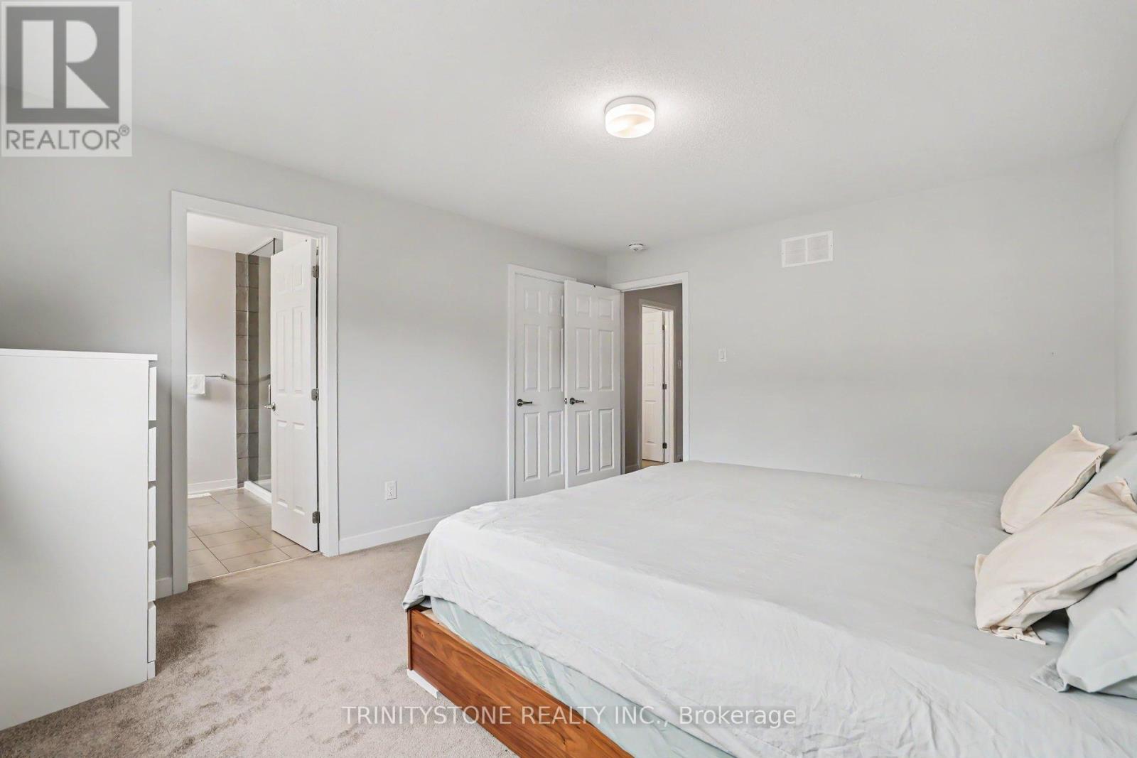 225 BILLRIAN CRESCENT - 22