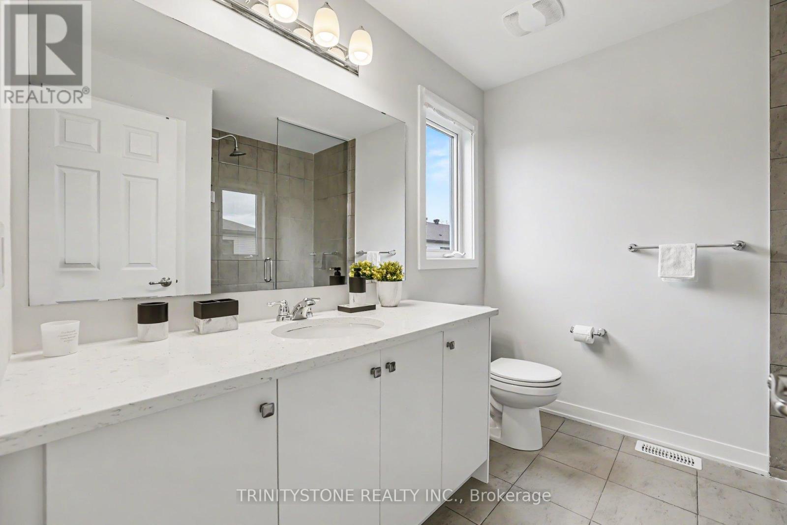 225 BILLRIAN CRESCENT - 23
